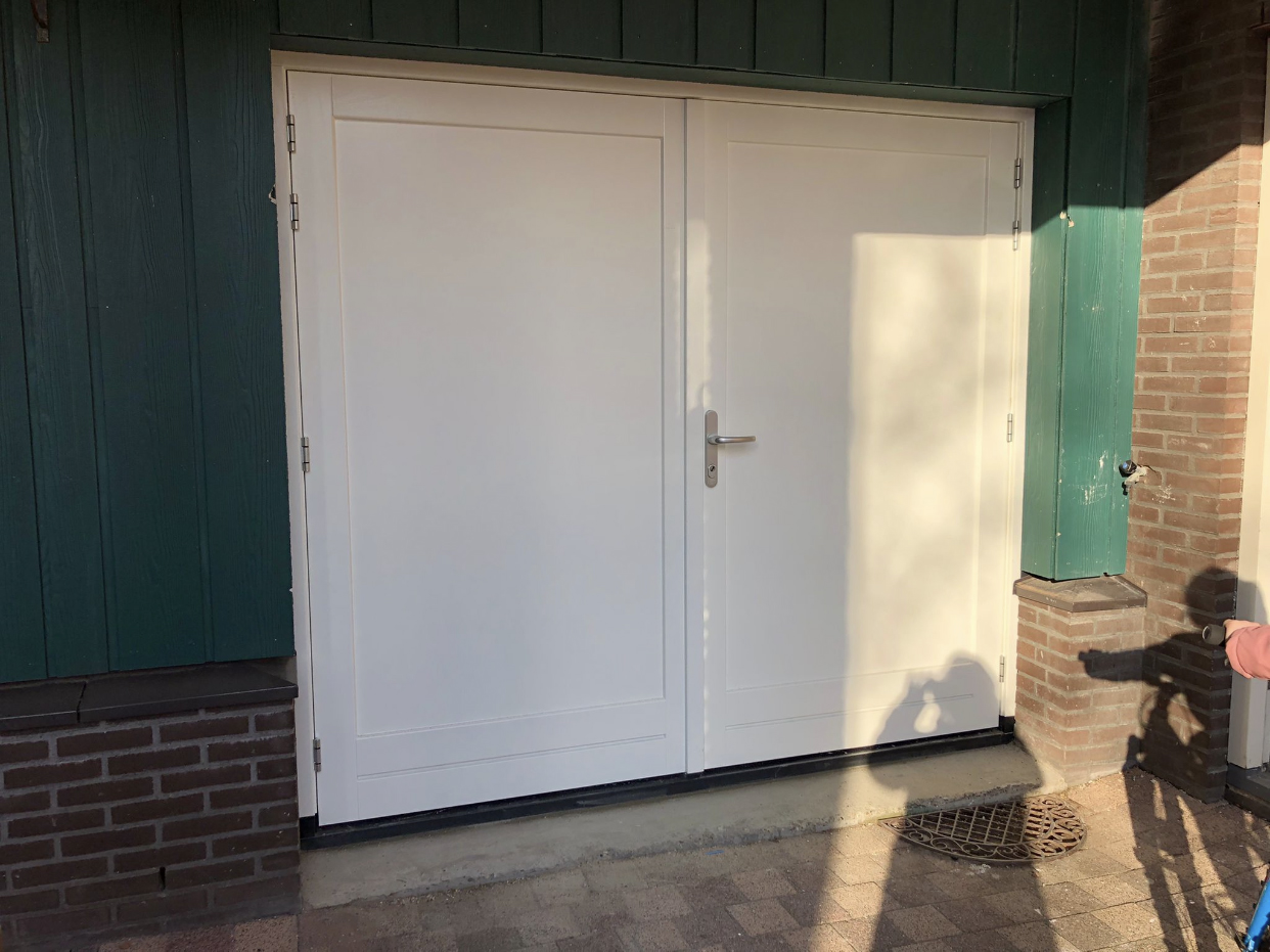 Linden-Zonneveld-Bouwbedrijf_Project-2_Garagedeur_na
