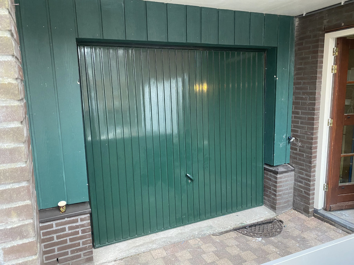Linden-Zonneveld-Bouwbedrijf_Project-2_Garagedeur_voor